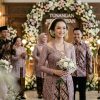 Anatomi Kebaya Sunda Modern: Estetika Kriya dan Etika Lamaran