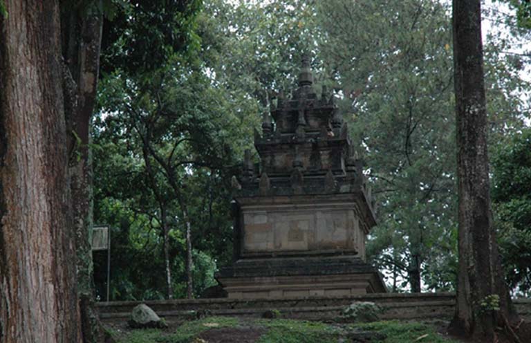 Candi Cangkuang: Menelusuri Labirin Toleransi di Tepung Larang