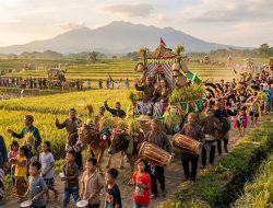 Makna Simbolis Upacara Adat Seren Taun di Kuningan Bagi Petani