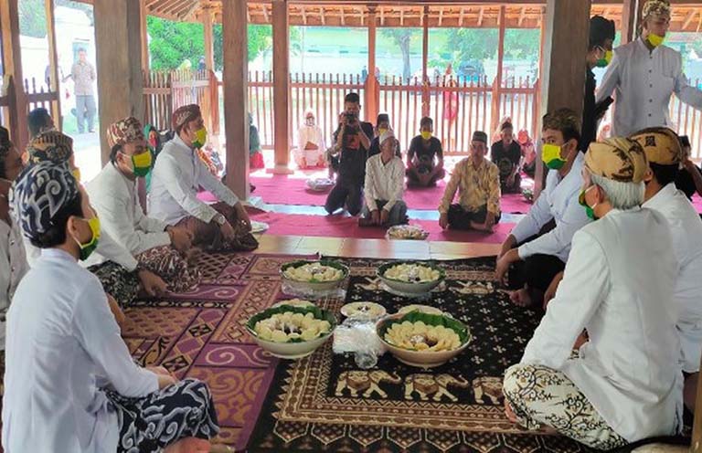 Perbedaan Adat Istiadat Cirebon dengan Adat Sunda Priangan